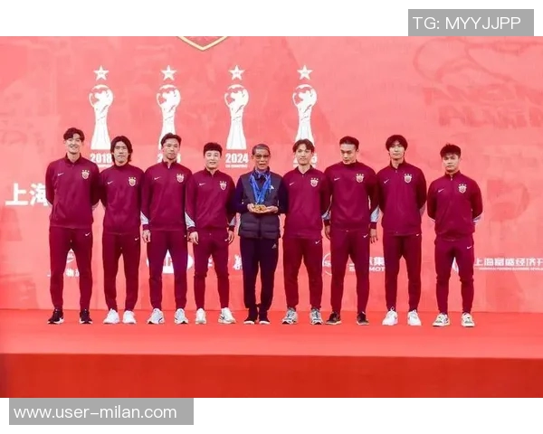 元旦佳节到来之际上海海港足球俱乐部向大家致以诚挚的感谢与美好祝福 元旦佳节到来之际上海海港足球俱乐部向大家致以诚挚的感谢与美好祝福