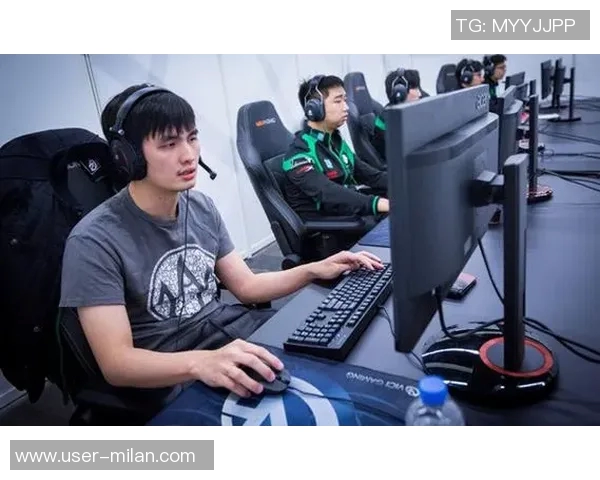 吕焯毅为国家队剪短黑发展现新形象精神面貌提升备战信心